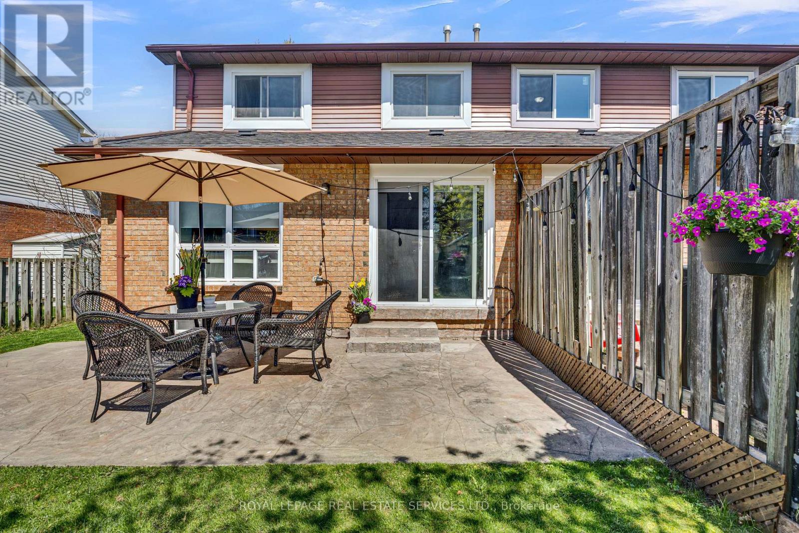 Semi-Detached/Link at 284 RIMMINGTON DRIVE, Oakville
