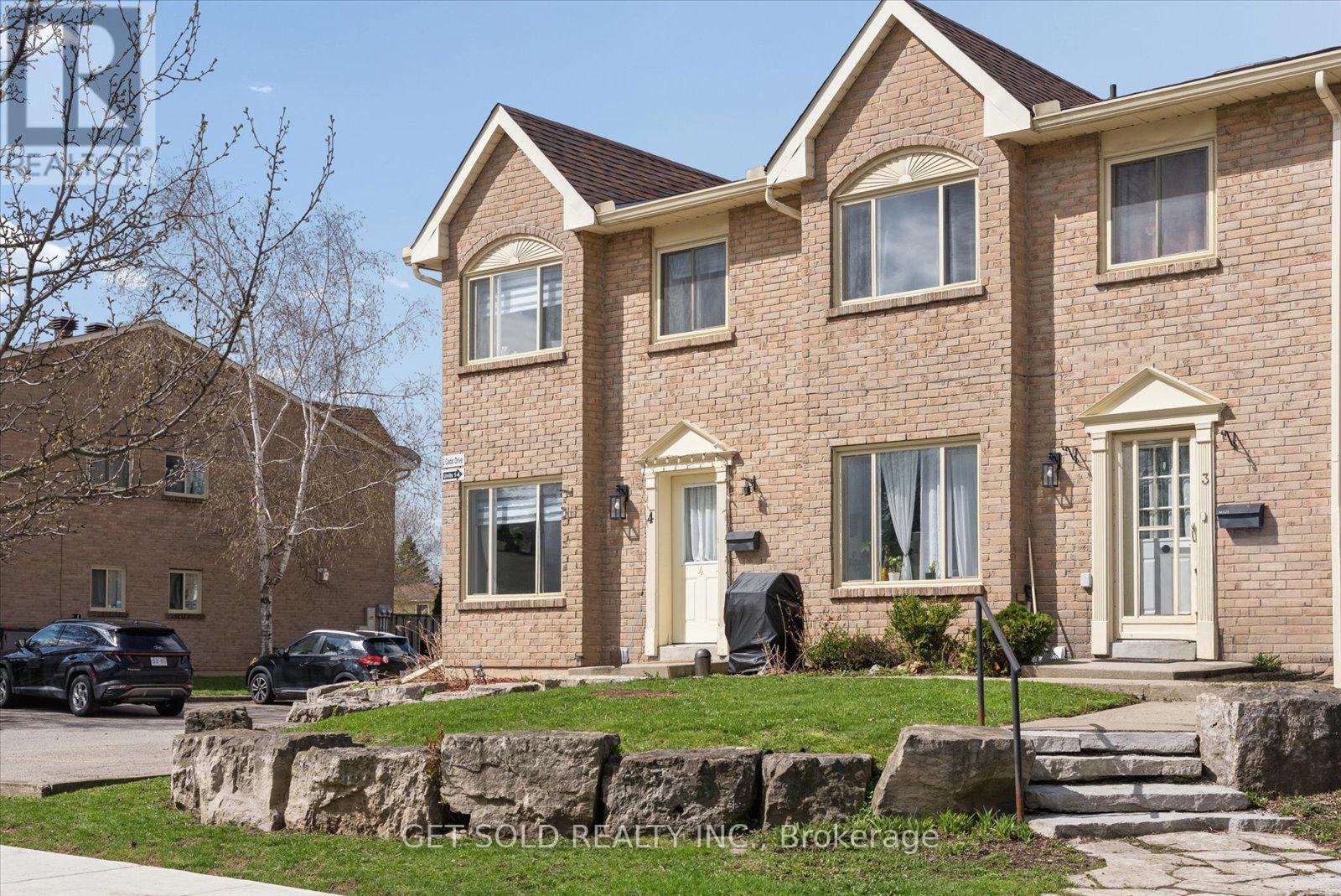 Townhouse at 4 - 2 CEDAR DRIVE, Orangeville