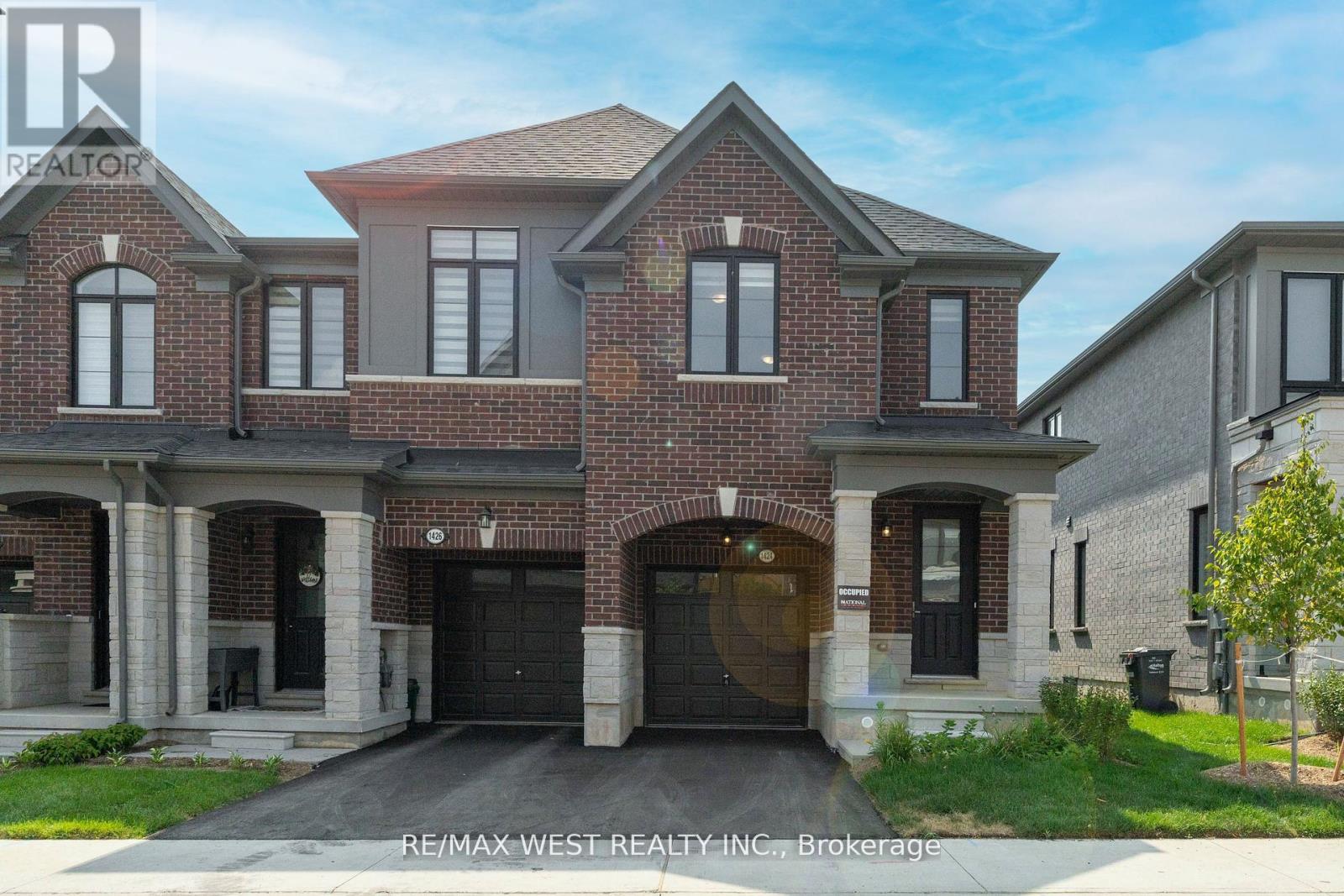 Townhouse at 1424 NATIONAL COMMON, Burlington (Tyandaga)