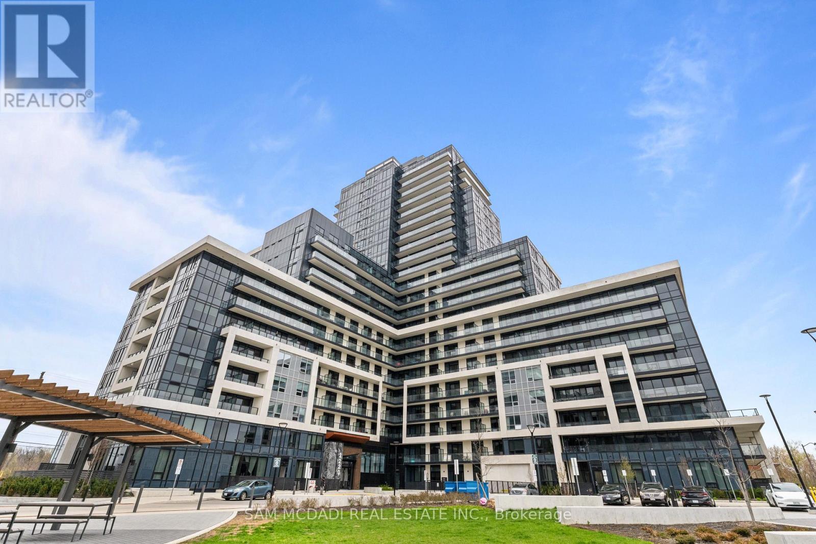 Apartment at PH - 2202 - 3220 WILLIAM COLTSON AVENUE, Oakville (JM Joshua Meadows)
