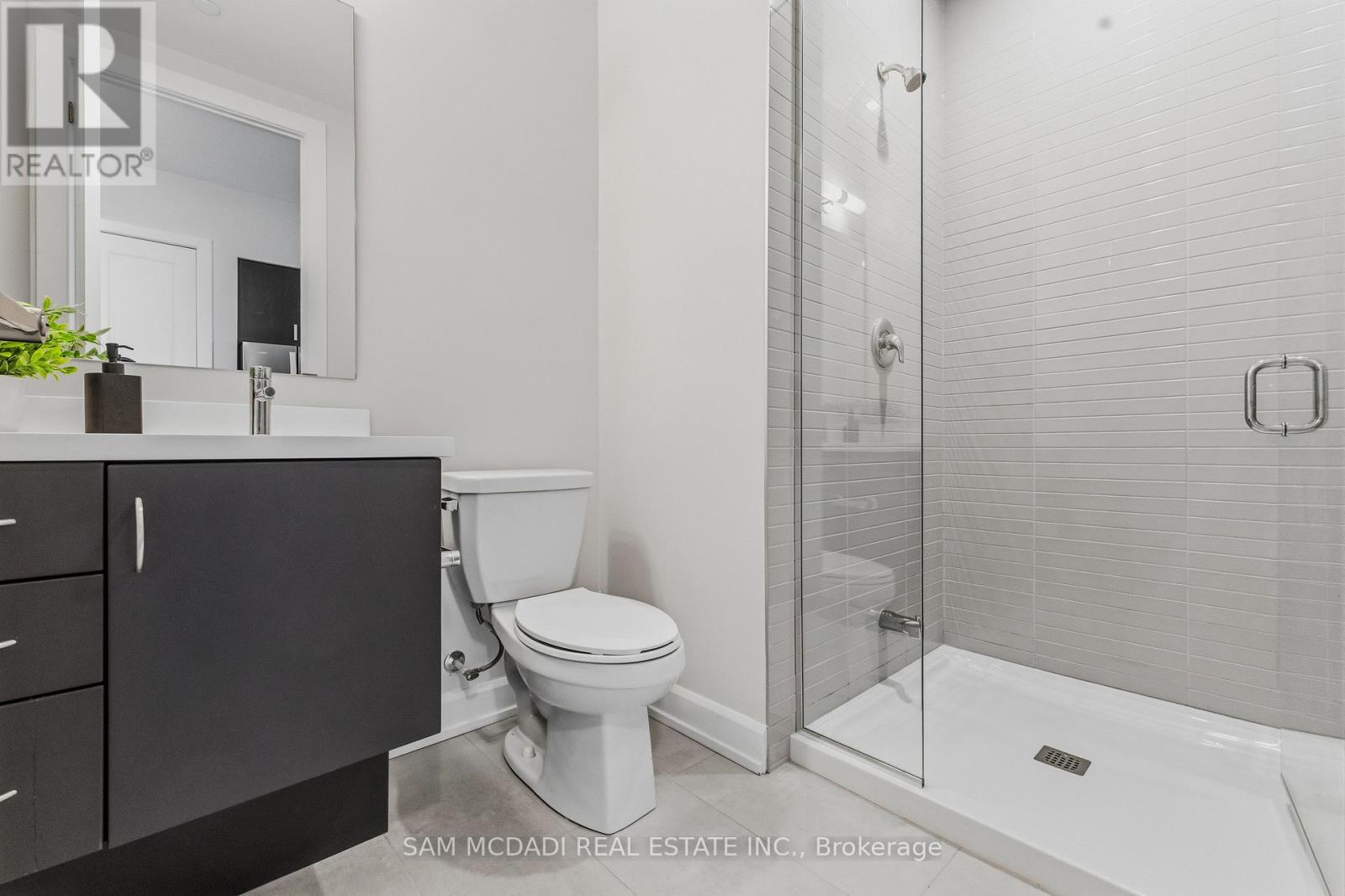 Apartment at PH - 2202 - 3220 WILLIAM COLTSON AVENUE, Oakville