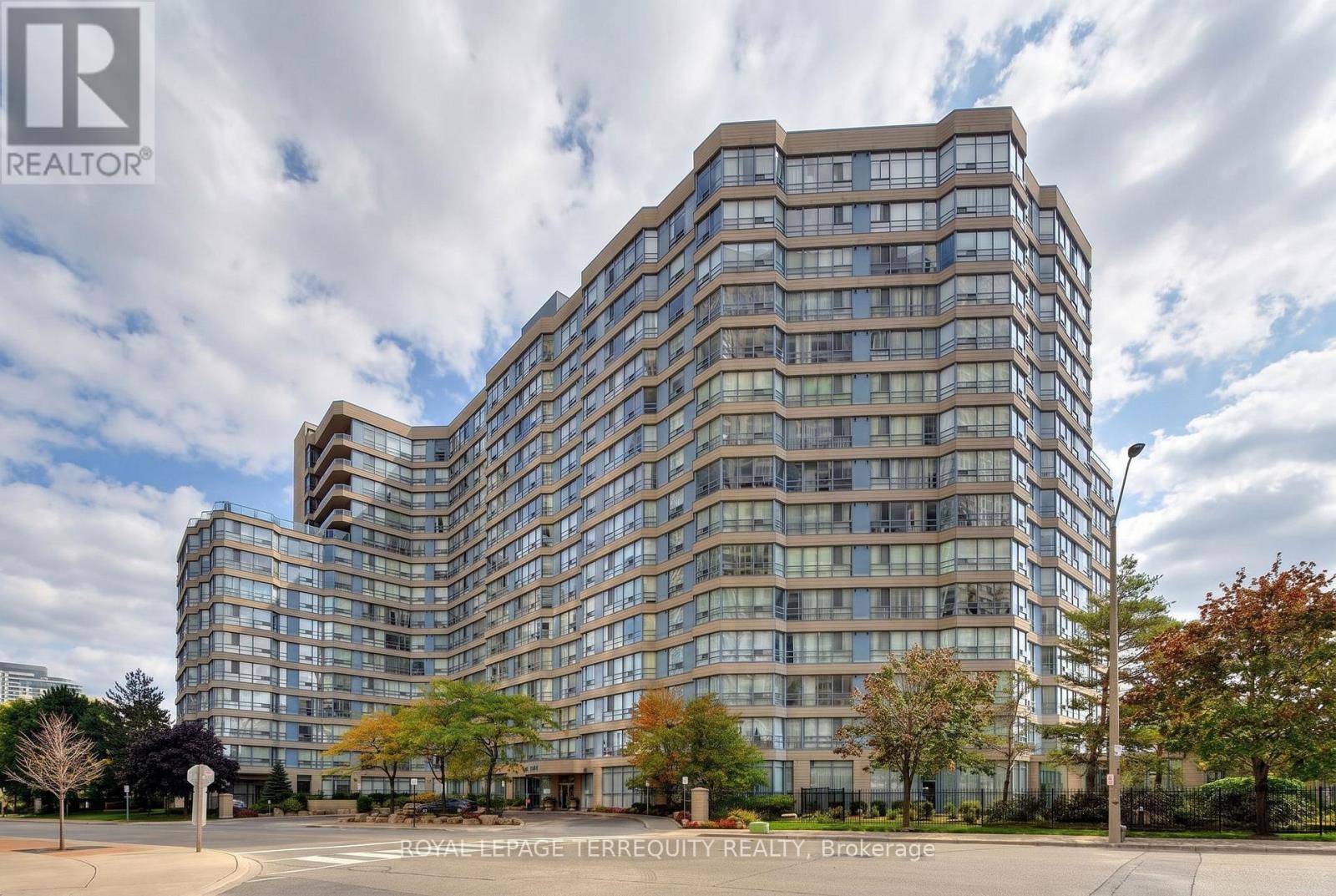 Apartment at 1512 - 250 WEBB DRIVE, Mississauga (City Centre)