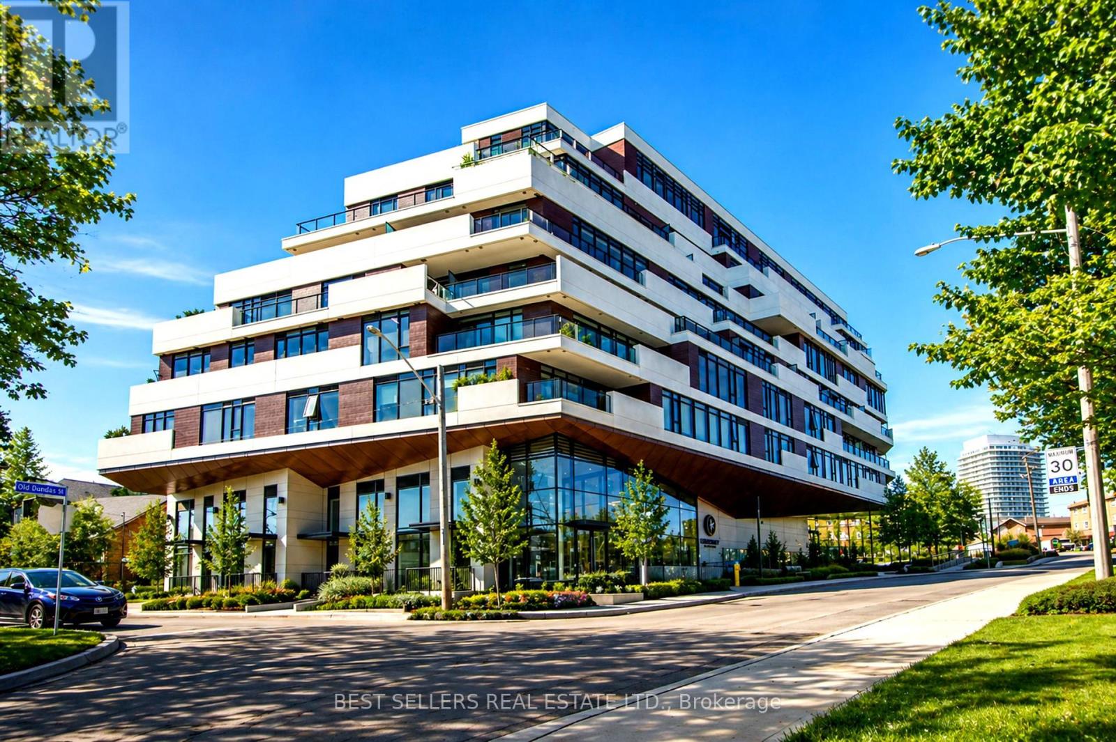 Apartment at 611 - 160 KINGSWAY CRESCENT, Toronto (Kingsway South)