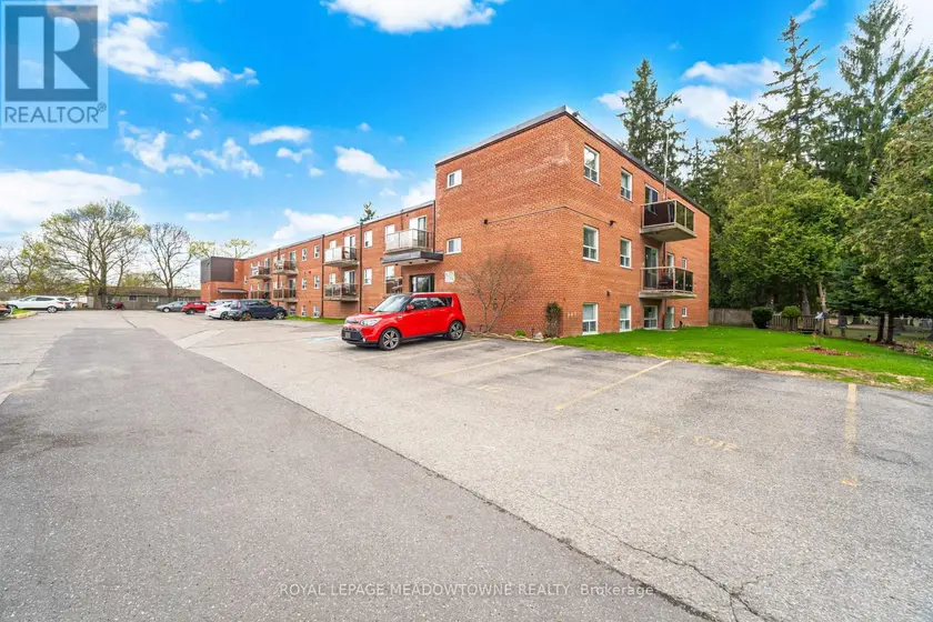 Apartment at 205 - 24 RANSOM STREET, Halton Hills
