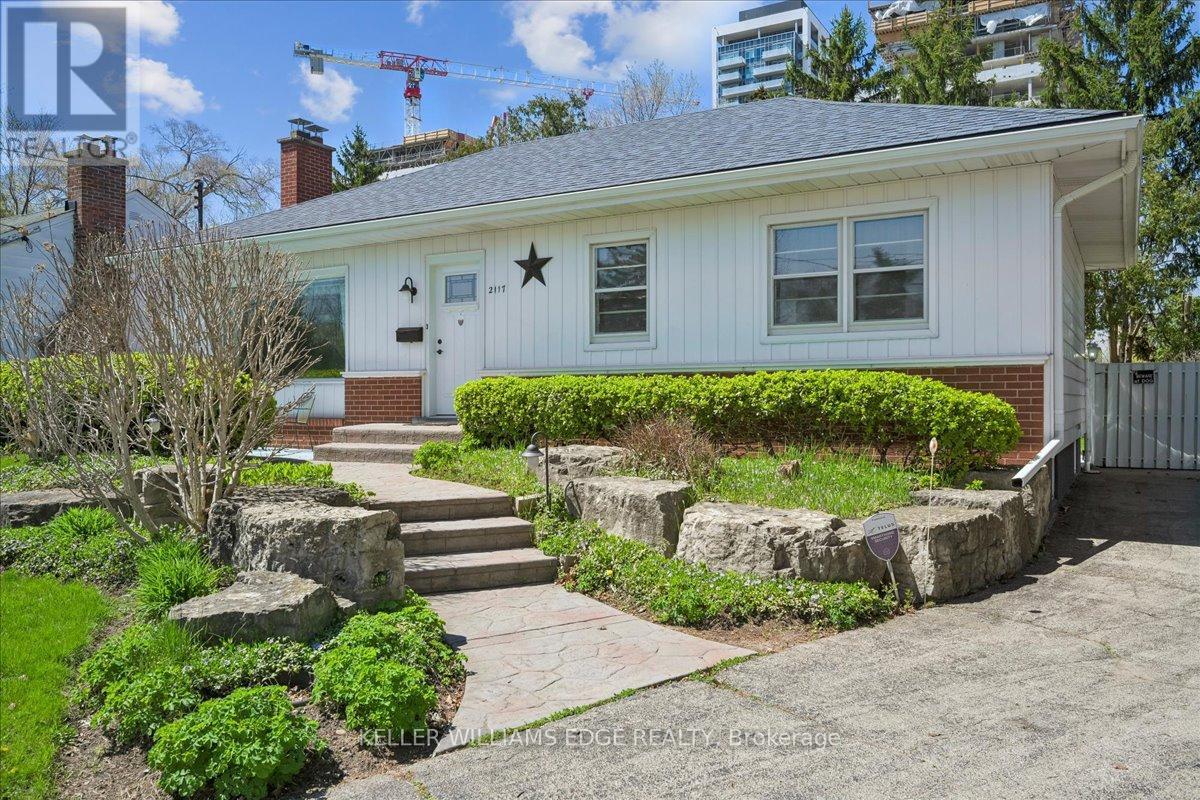 Detached at 2117 EDINBURGH DRIVE, Burlington (Brant)
