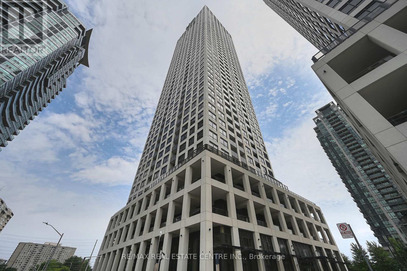 Apartment at 707 - 30 ELM DRIVE W, Mississauga (City Centre)