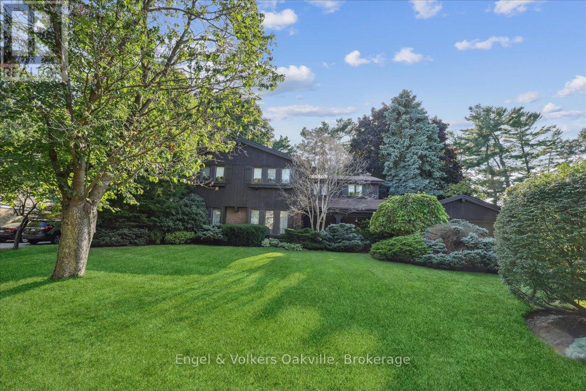 Detached at 250 GATESTONE AVENUE, Oakville (FD Ford)