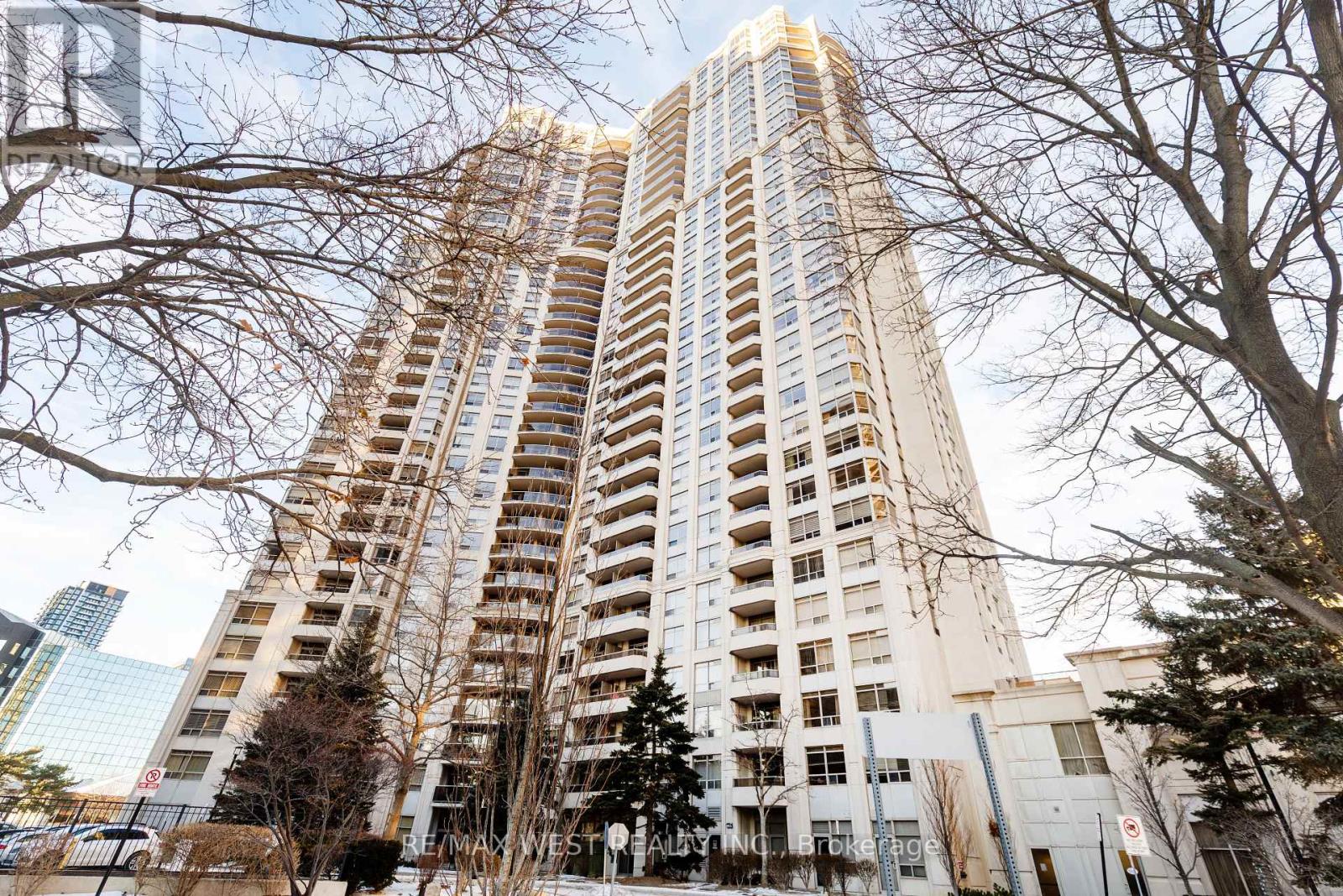 Apartment at 902 - 35 KINGSBRIDGE GARDEN CIRCLE, Mississauga (Hurontario)