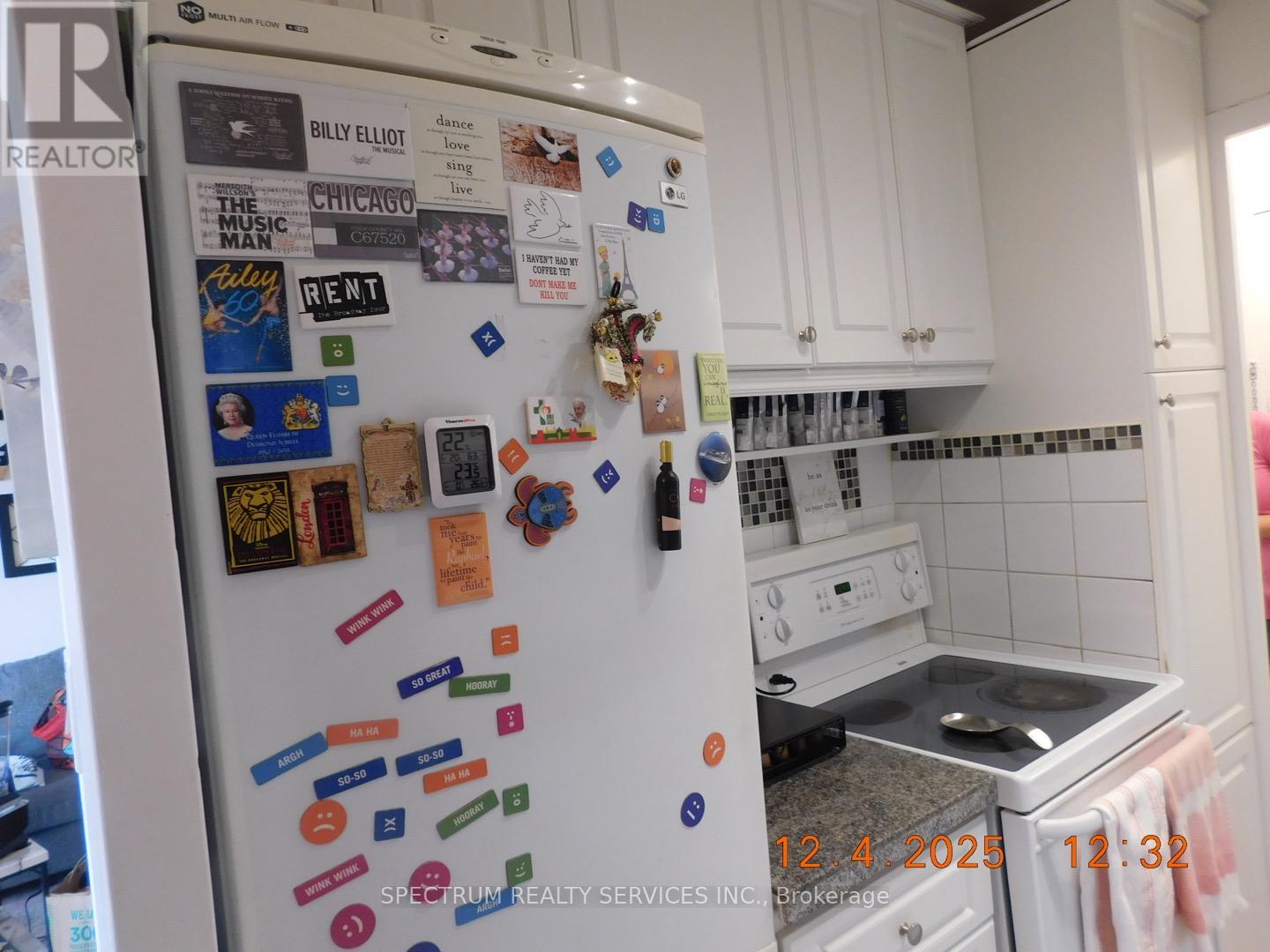 Apartment at 808 - 3320 FIELDGATE DRIVE, Mississauga