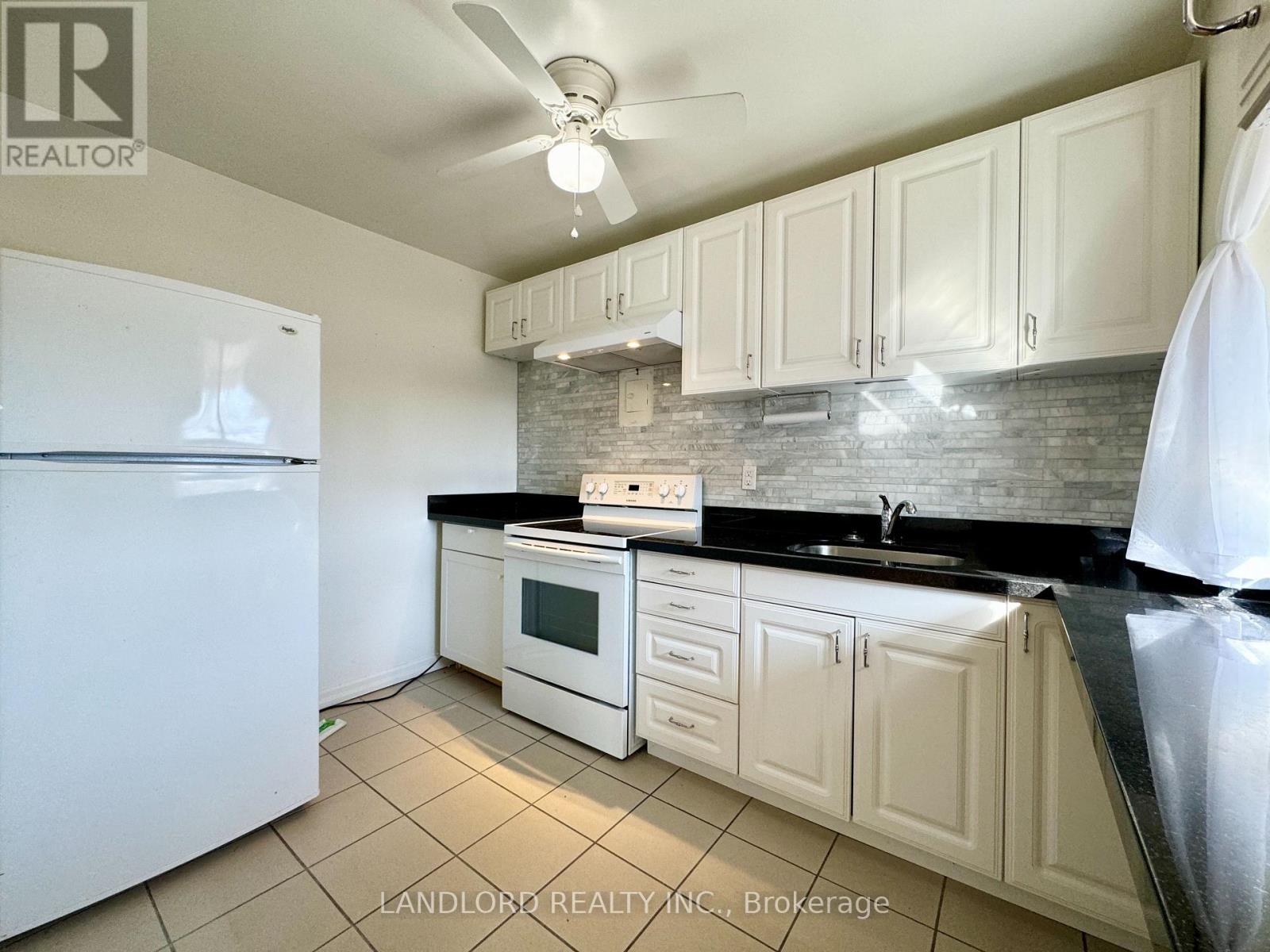 Multiplex at 16 - 2696 LAKE SHORE BOULEVARD W, Toronto (Mimico)