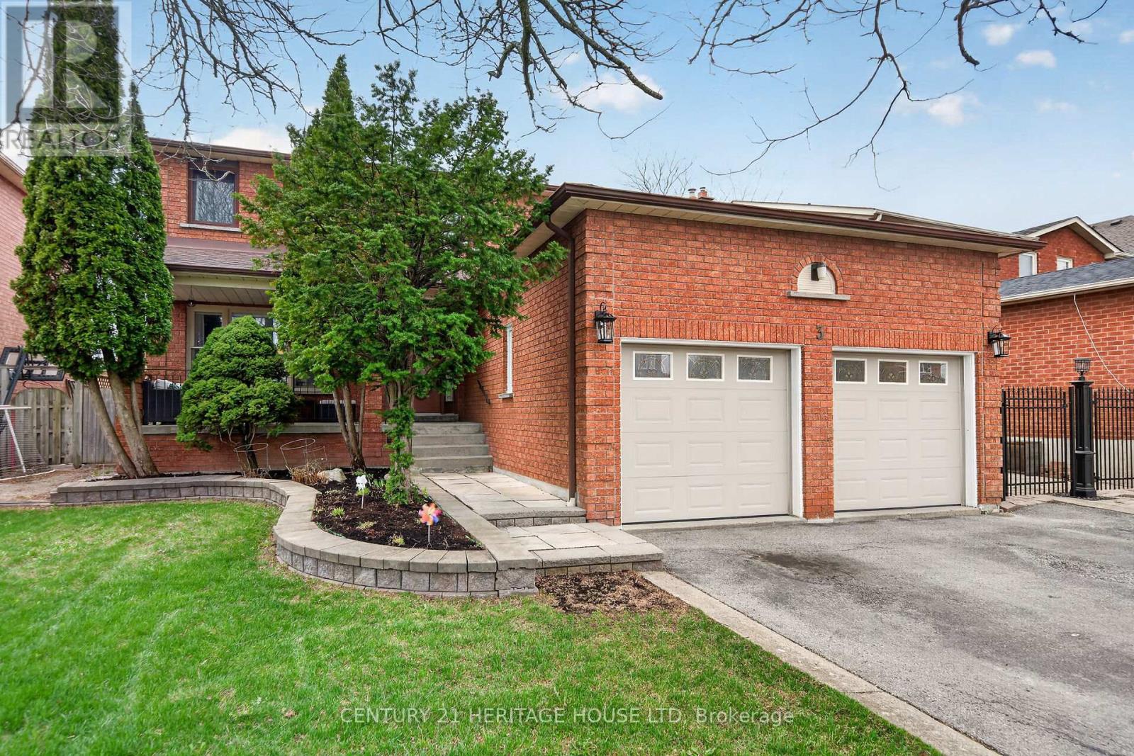 Detached at 3 BOWES COURT, Caledon (Bolton West)