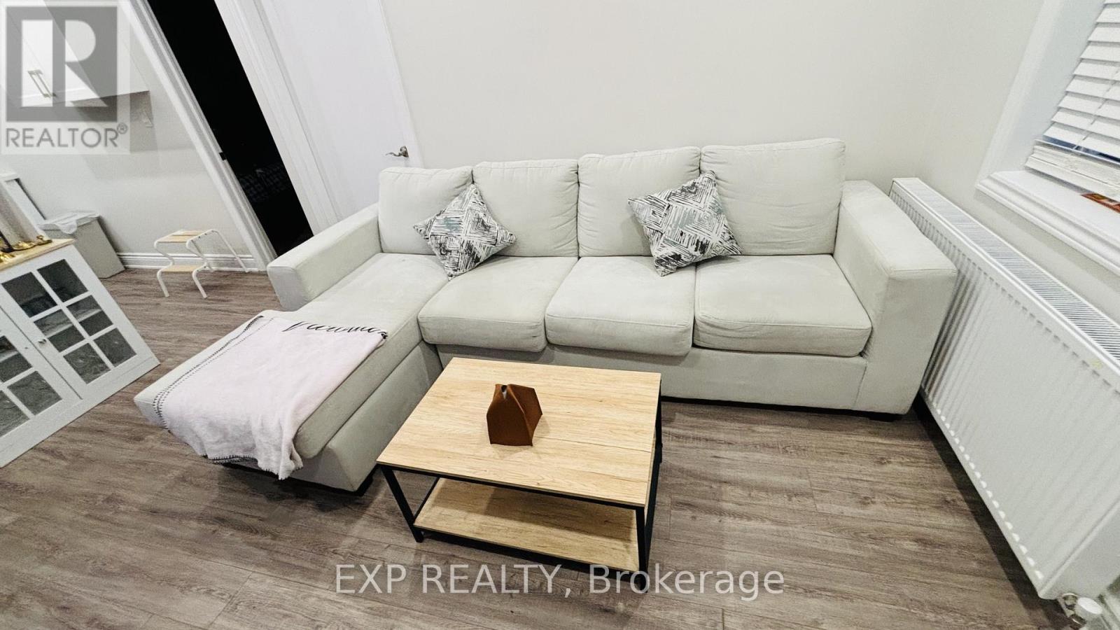 Multiplex at 3 - 3289 LAKESHORE BOULEVARD W, Toronto (Long Branch)