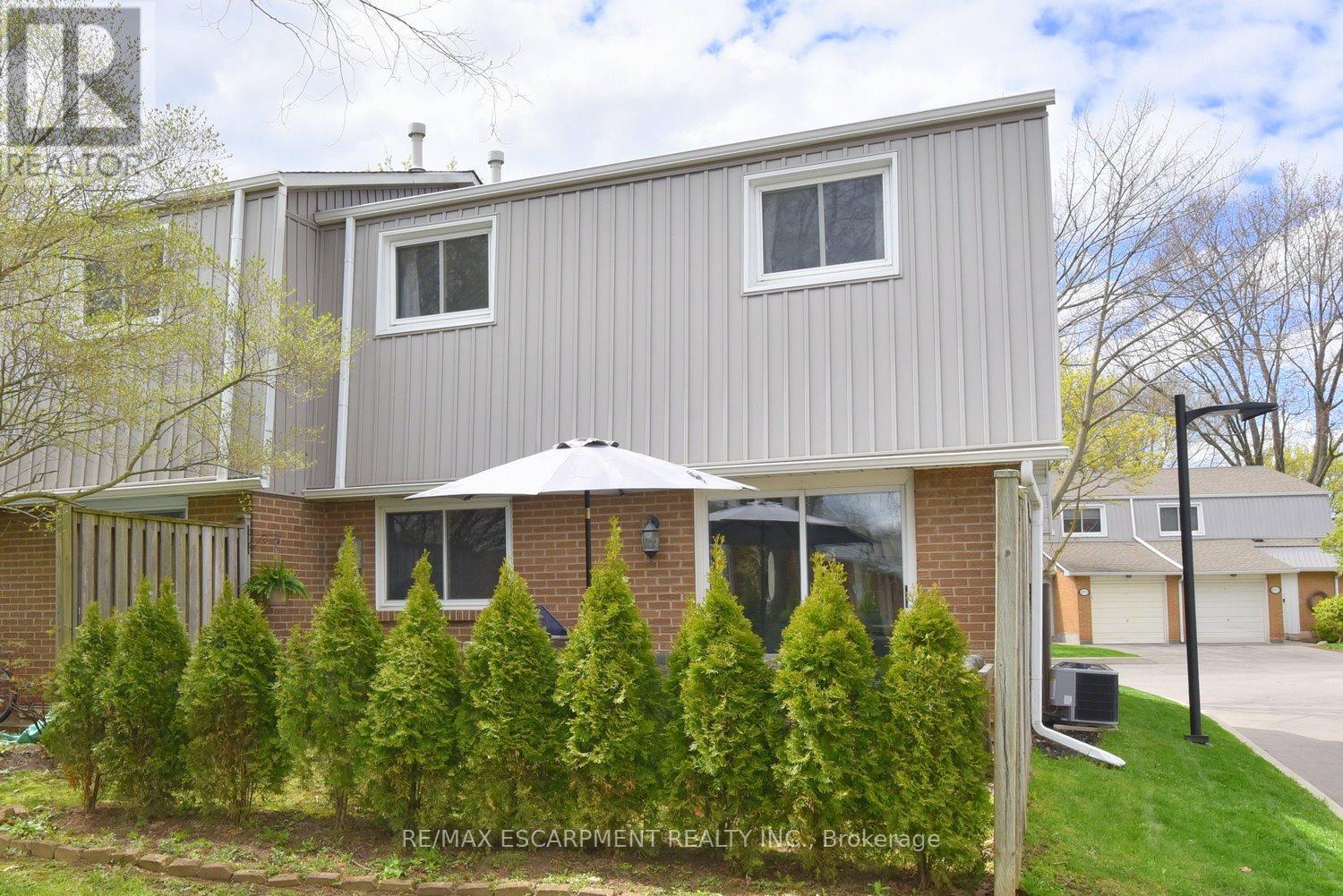 Townhouse at 1 - 477 WOODVIEW ROAD, Burlington