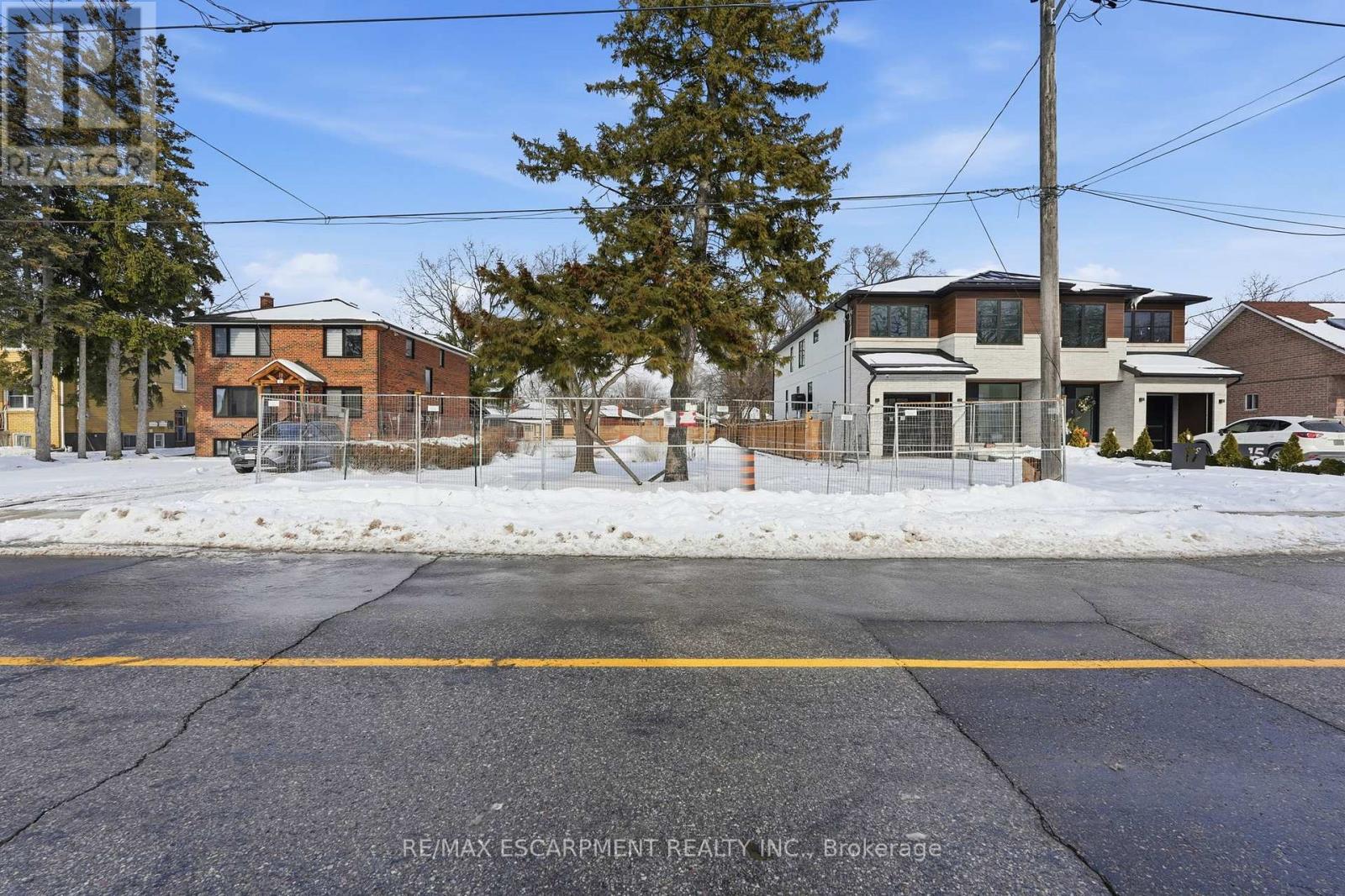 Vacant Land at 19 BROADVIEW AVENUE, Mississauga (Port Credit)