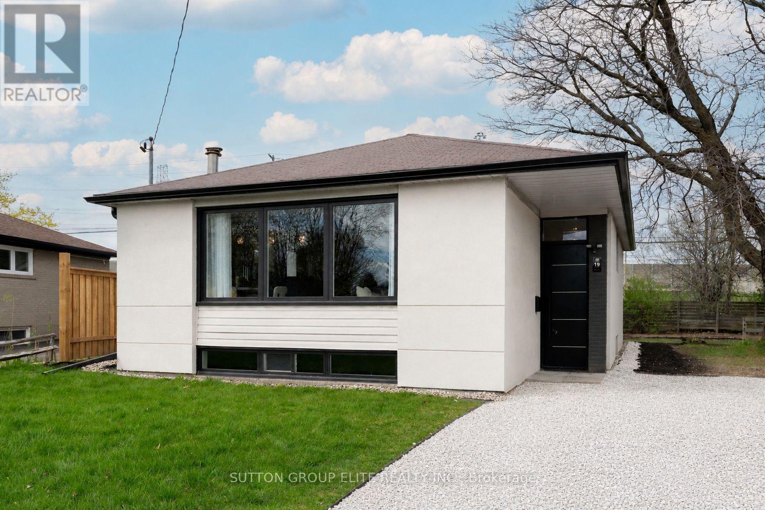Detached at 19 HARDWICK COURT, Toronto (Eringate-Centennial-West Deane)