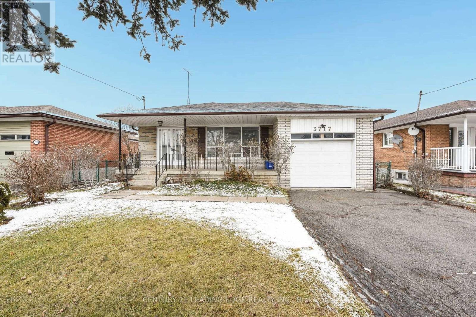 Detached at 3717 MORNING STAR DRIVE, Mississauga (Malton)