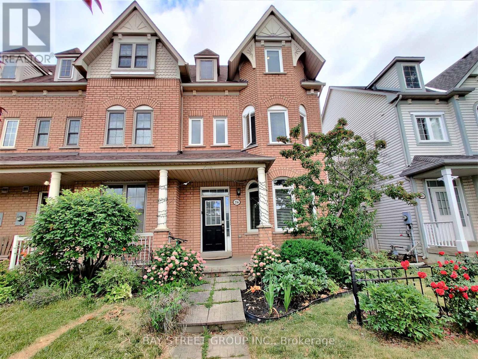Townhouse at 256 GLENASHTON DRIVE, Oakville (RO River Oaks)