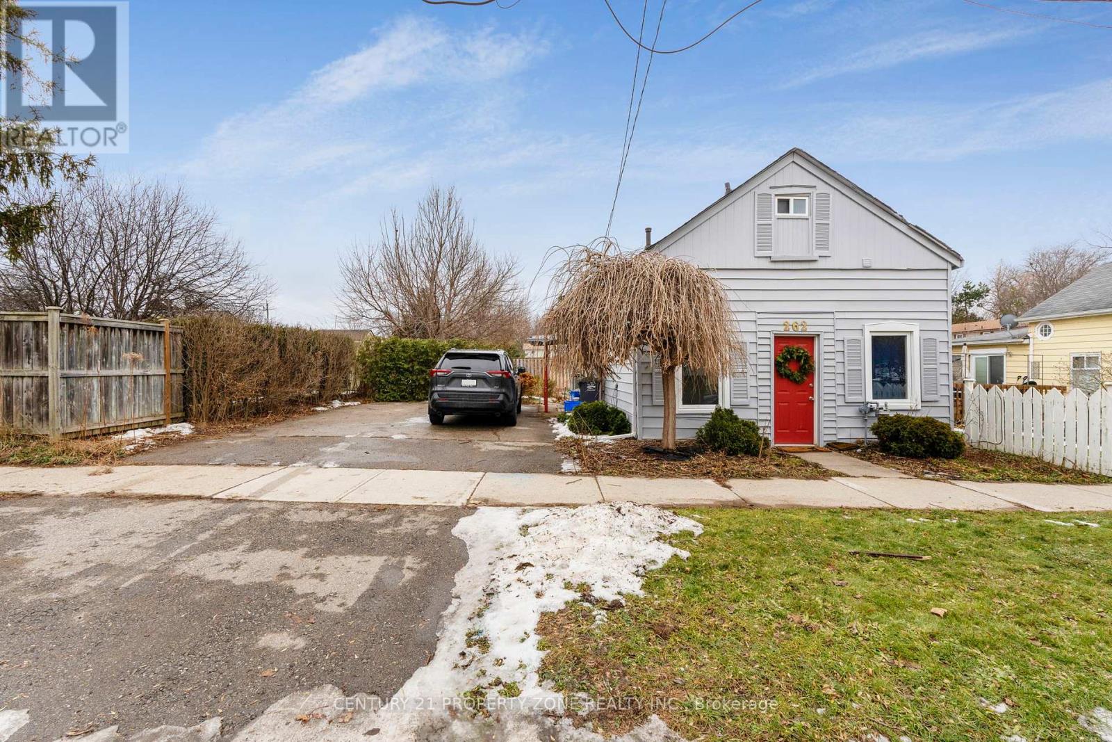 Detached at 262 PINE STREET, Milton (OM Old Milton)