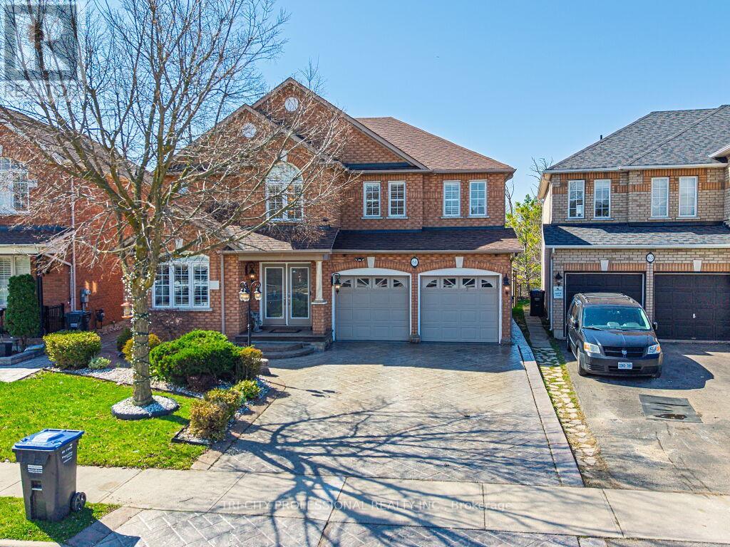 Detached at 61 WOODVALLEY DRIVE, Brampton (Fletcher's Meadow)
