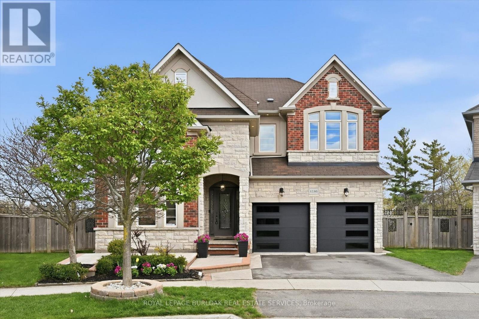 Detached at 4186 FULLER CRESCENT, Burlington (Alton)