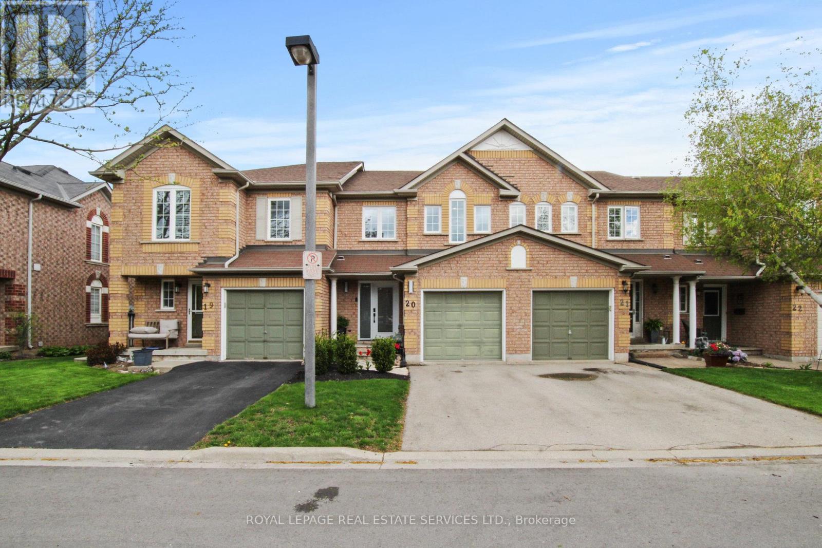 Townhouse at 20 - 2001 ATKINSON DRIVE, Burlington (Rose)