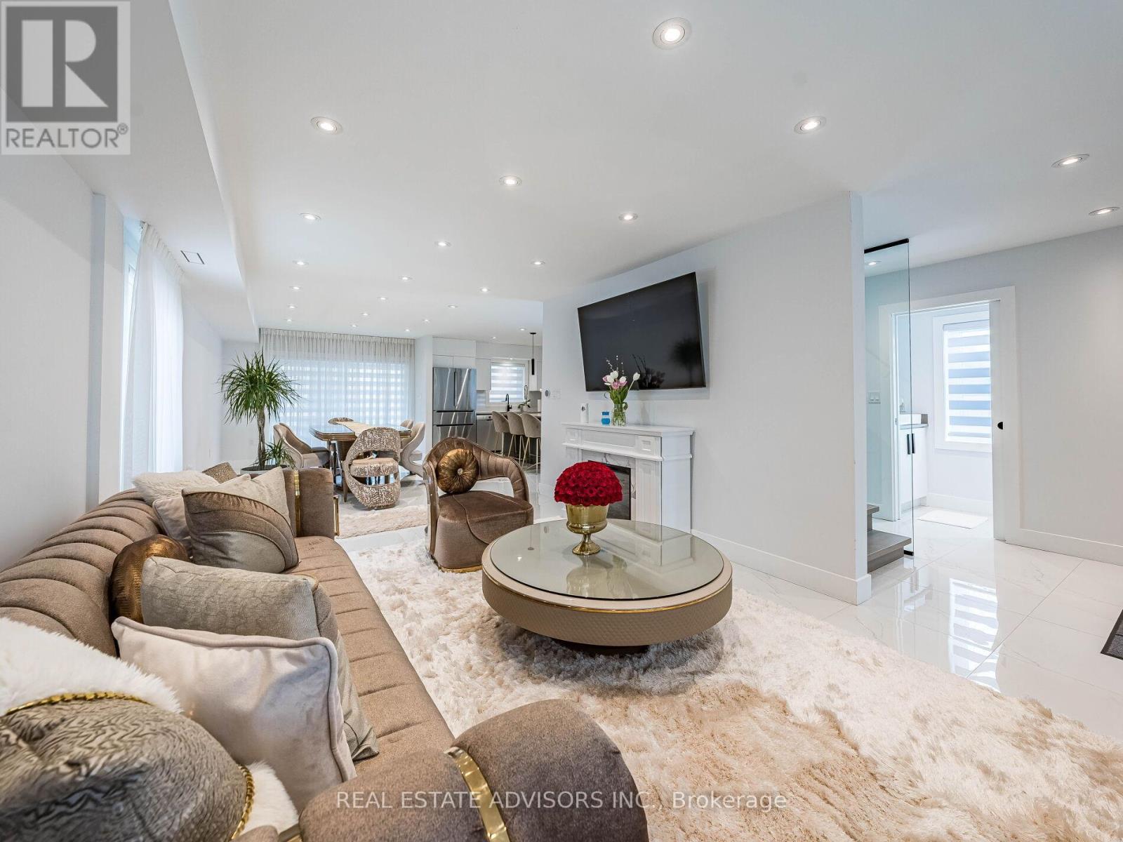 Detached at 29 RANWOOD DRIVE, Toronto