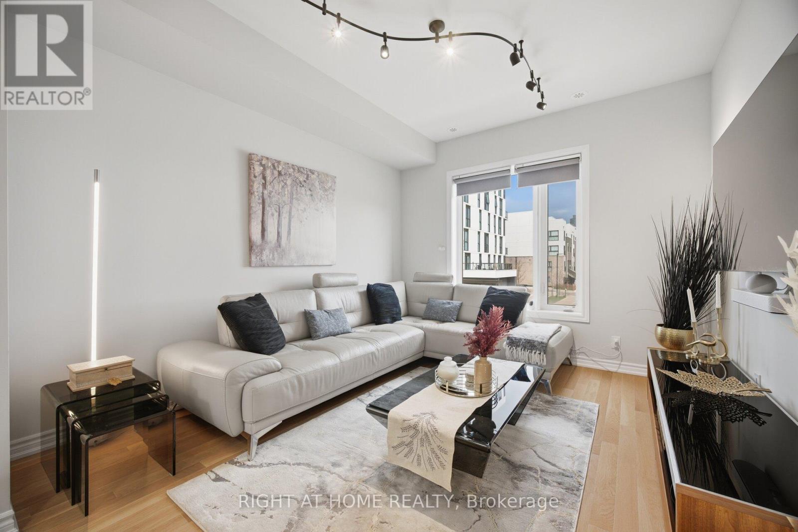 Townhouse at 6 - 348 WHEAT BOOM DRIVE, Oakville