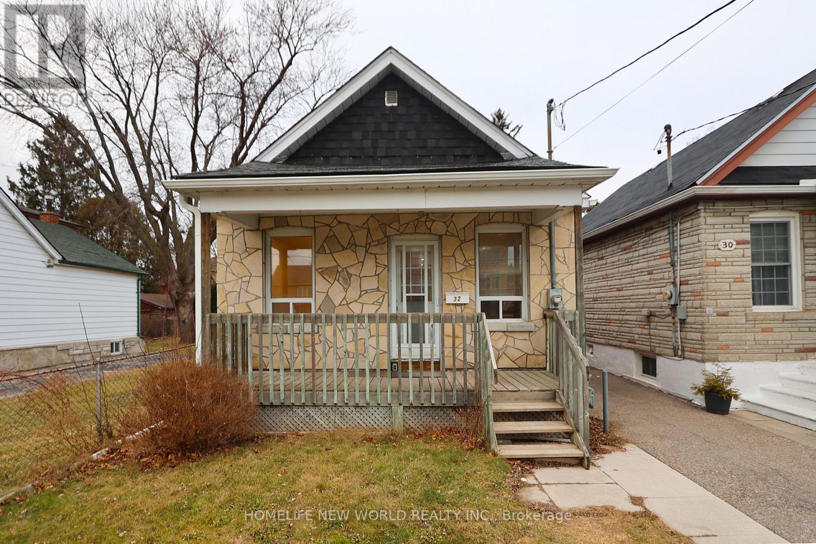 Detached at 32 PENDEEN AVENUE, Toronto (Rockcliffe-Smythe)