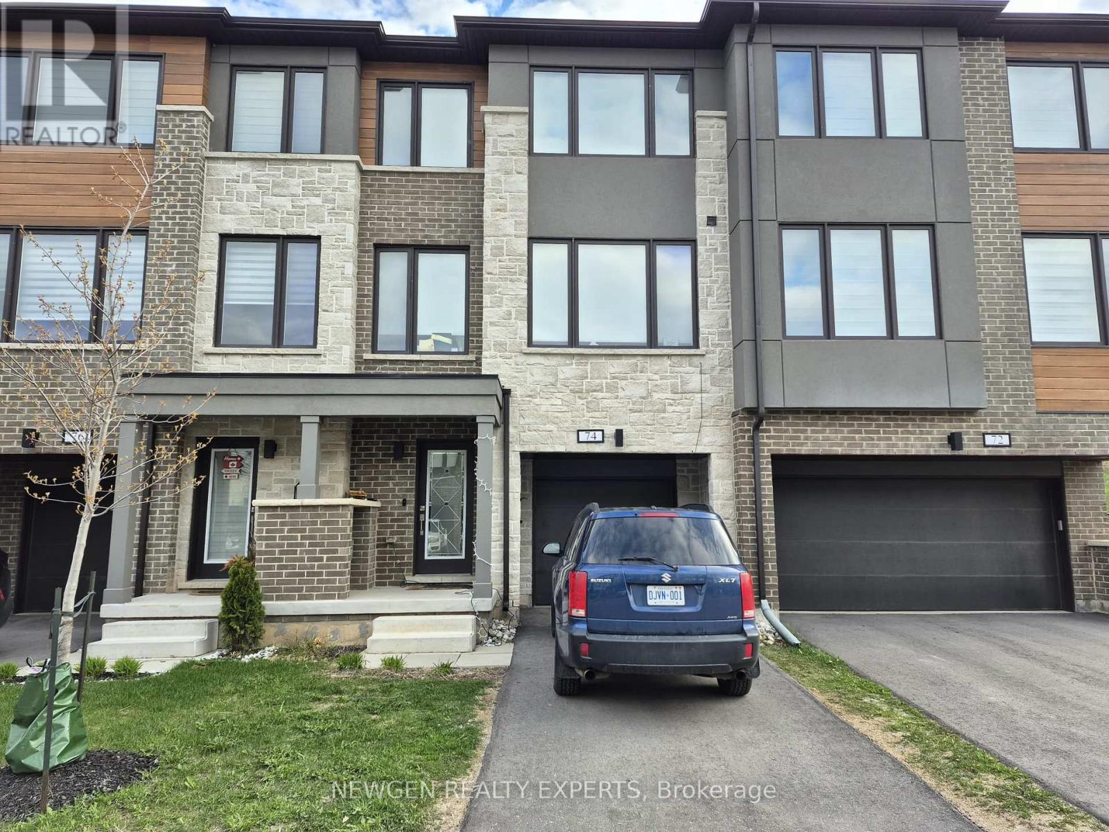 Townhouse at 74 WINDTREE WAY, Halton Hills (Georgetown)