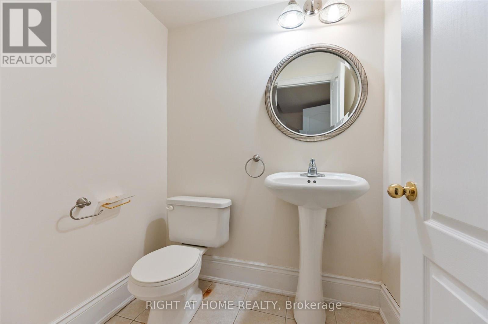 Townhouse at 1182 WOODINGTON LANE, Oakville