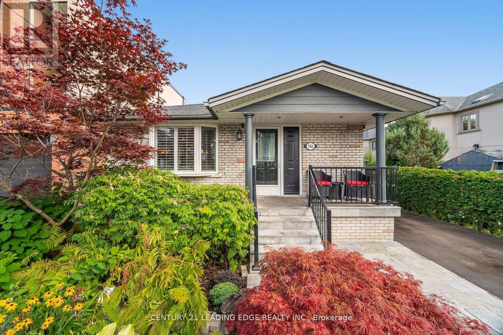 Detached at 586 CURZON AVENUE, Mississauga (Lakeview)