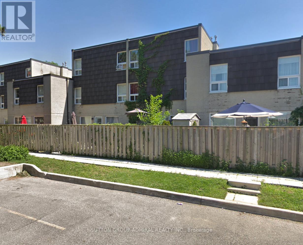 Townhouse at 11 - 21 FOUR WINDS DRIVE, Toronto (York University Heights)