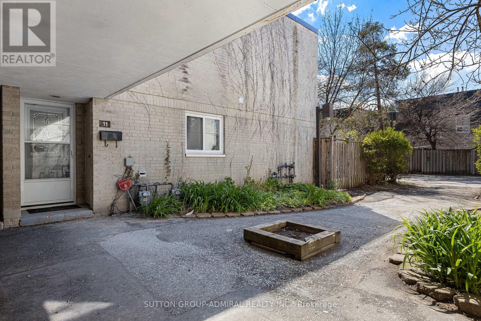 Townhouse at 11 - 21 FOUR WINDS DRIVE, Toronto