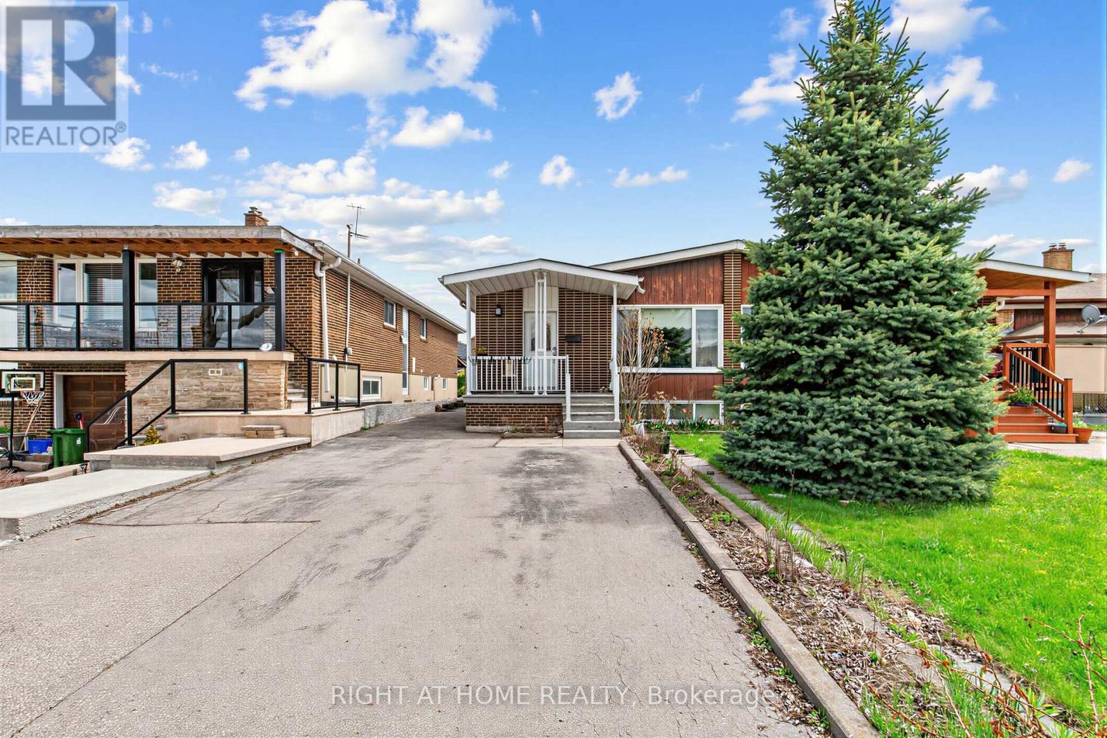 Semi-Detached/Link at 5 THWAITE AVENUE, Toronto (Glenfield-Jane Heights)