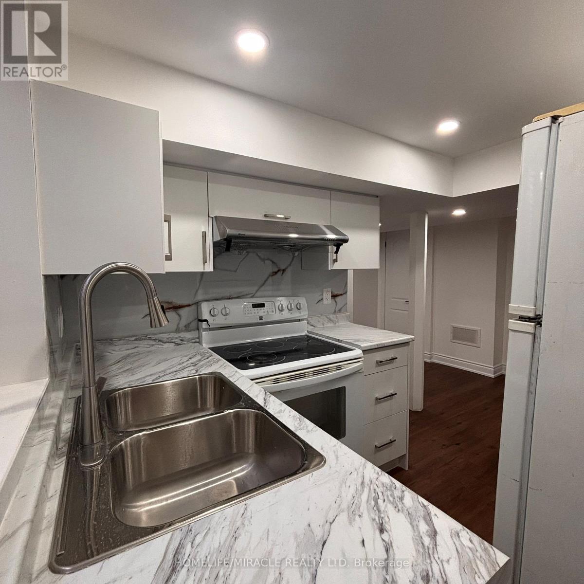 Detached at BSMT - 12 HOLMSTEAD COURT, Brampton (Central Park)