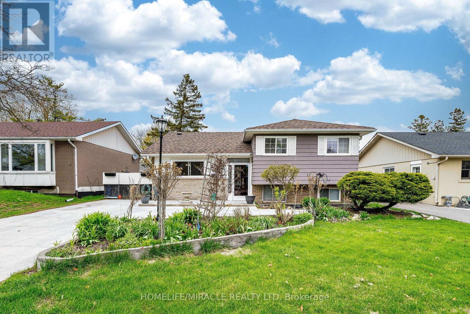 Detached at 53 WINDERMERE COURT, Brampton (Northwood Park)