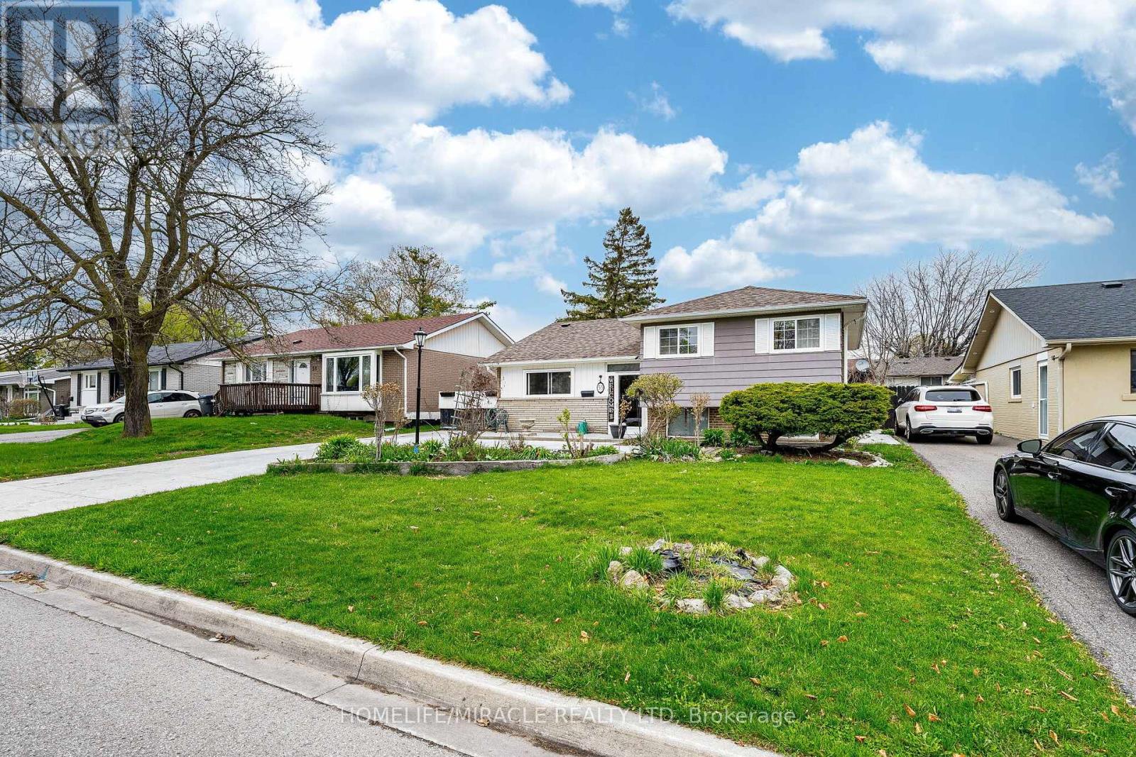 Detached at 53 WINDERMERE COURT, Brampton