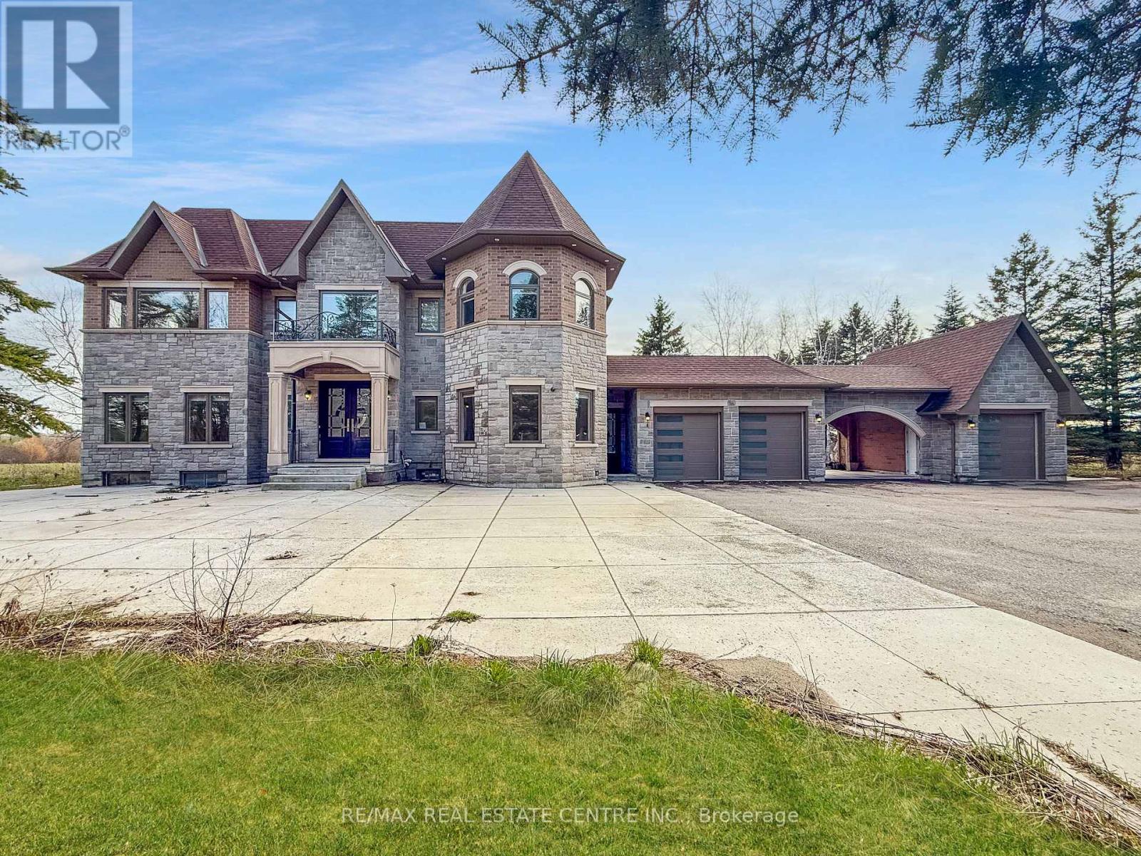 Detached at 20174 KENNEDY ROAD, Caledon
