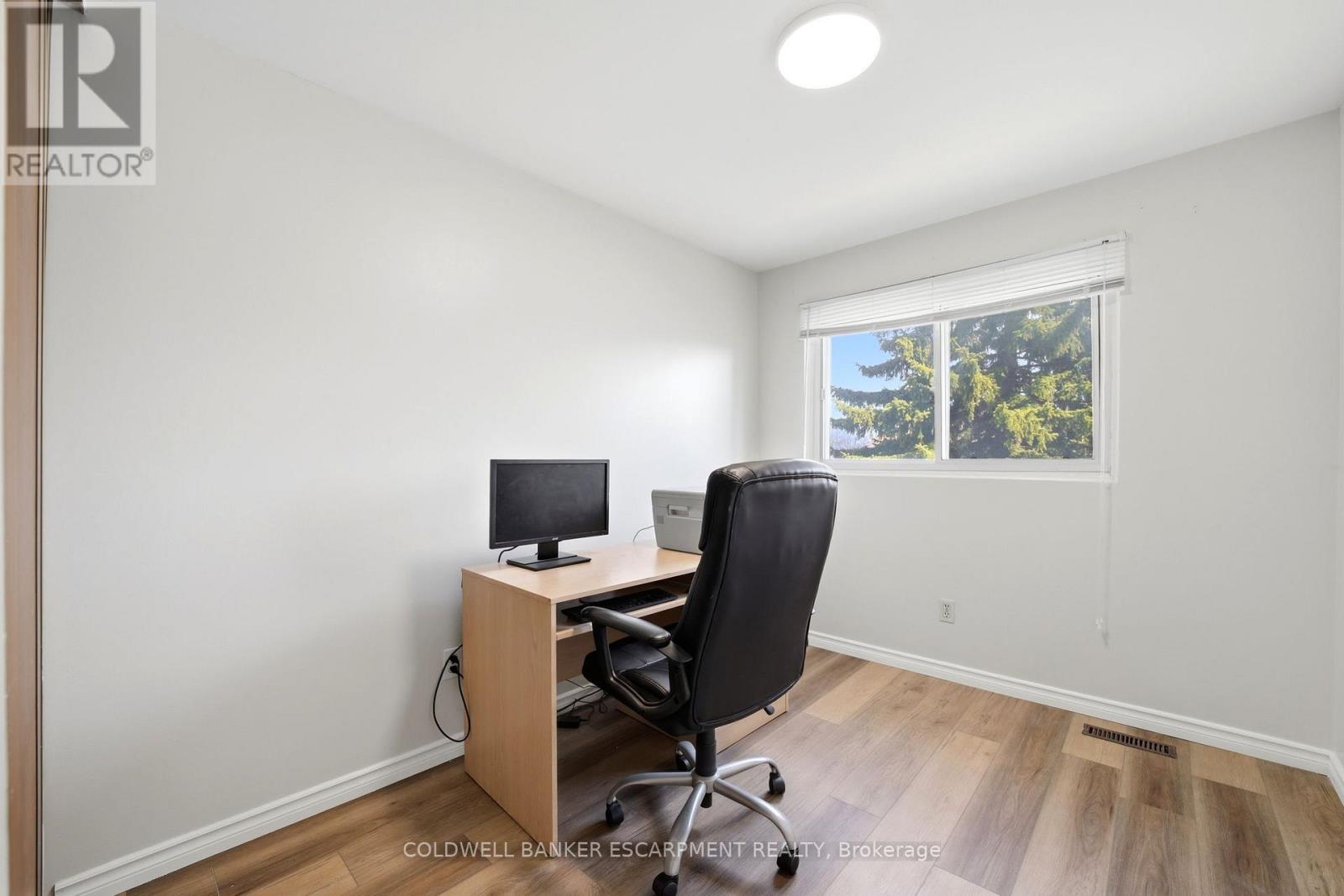 Townhouse at 24 LINCOLN COURT E, Brampton