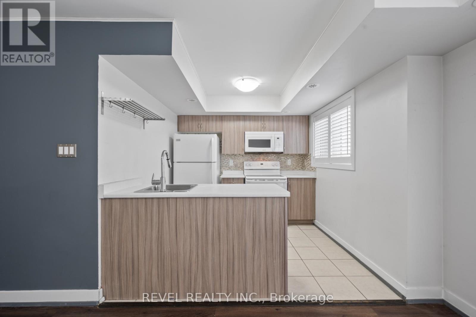 Townhouse at 57 - 2315 SHEPPARD AVENUE W, Toronto