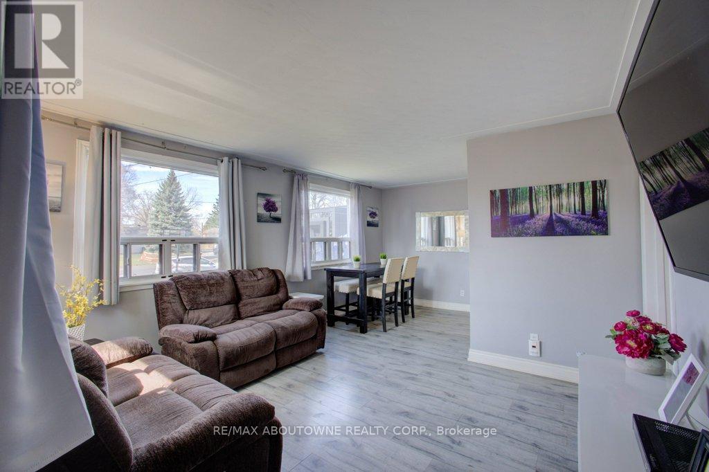 Detached at 114 RINGWOOD ROAD, Oakville