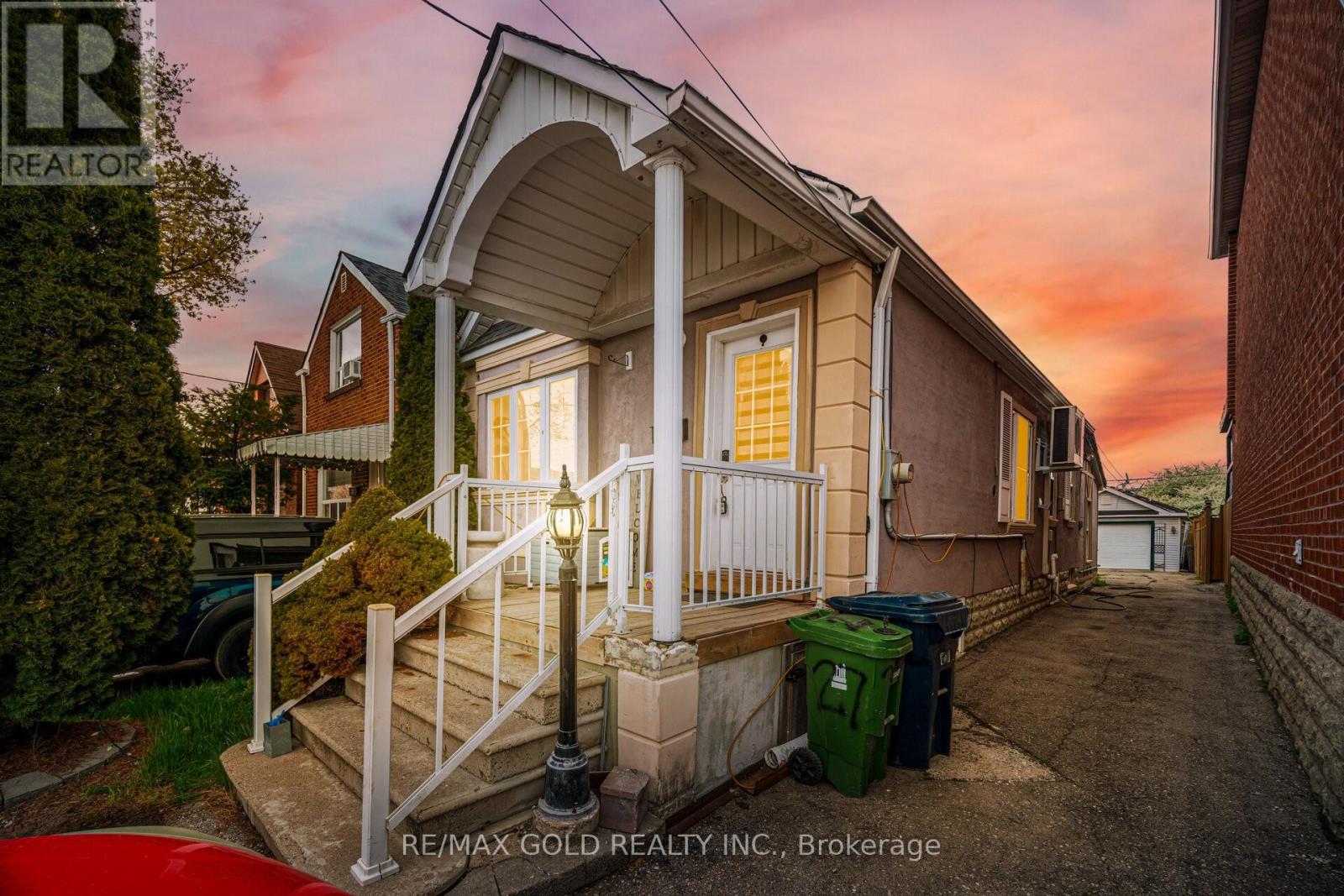 Detached at 27 AILEEN AVENUE, Toronto (Keelesdale-Eglinton West)