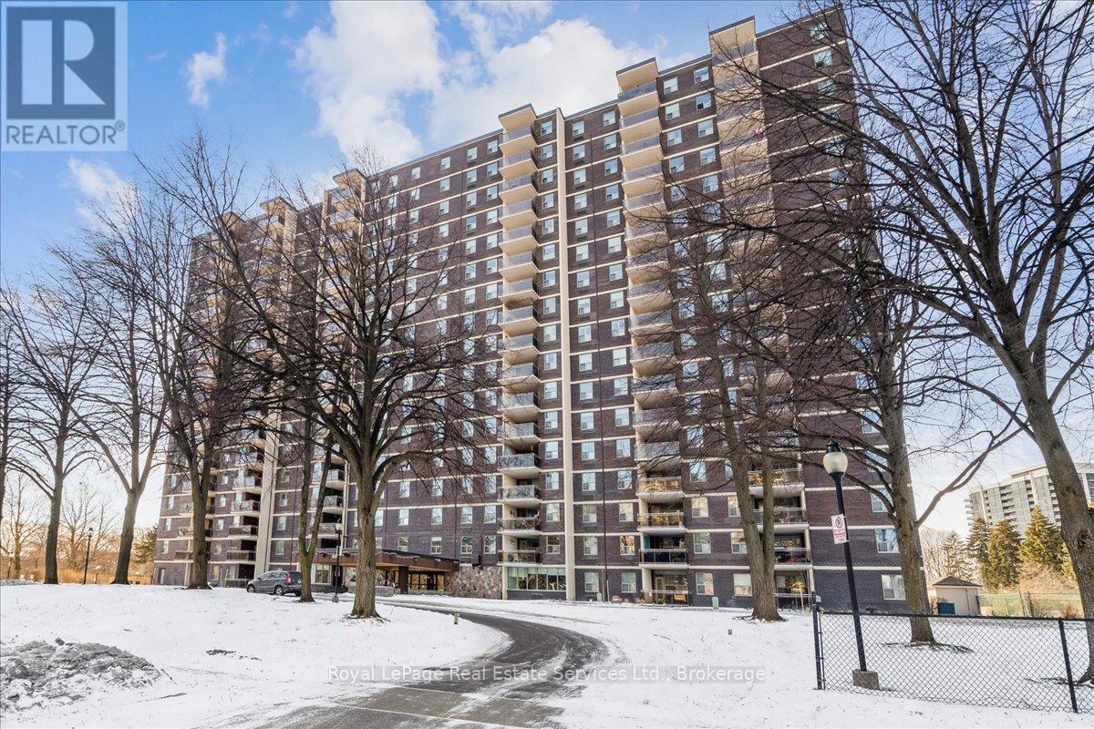 Apartment at 812 - 966 INVERHOUSE DRIVE, Mississauga (Clarkson)