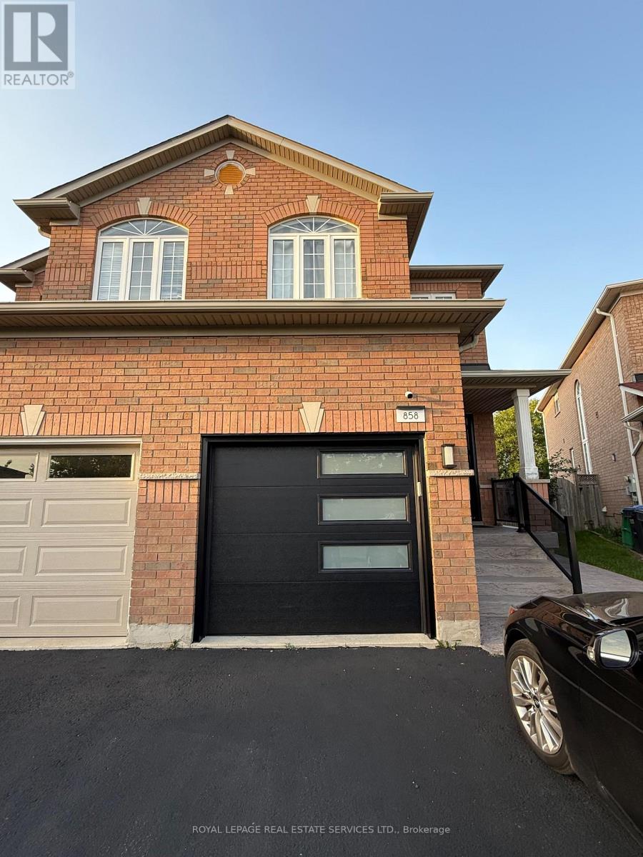 Detached at BSMT - 858 KHAN CRESCENT, Mississauga (East Credit)