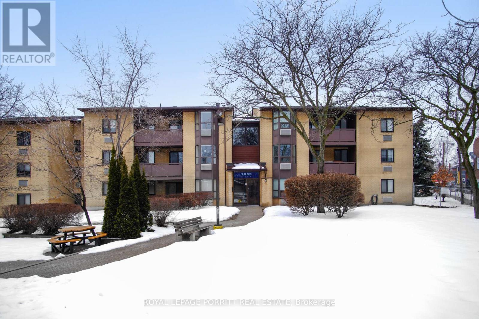 Apartment at 104 - 3835 LAKE SHORE BOULEVARD W, Toronto (Long Branch)