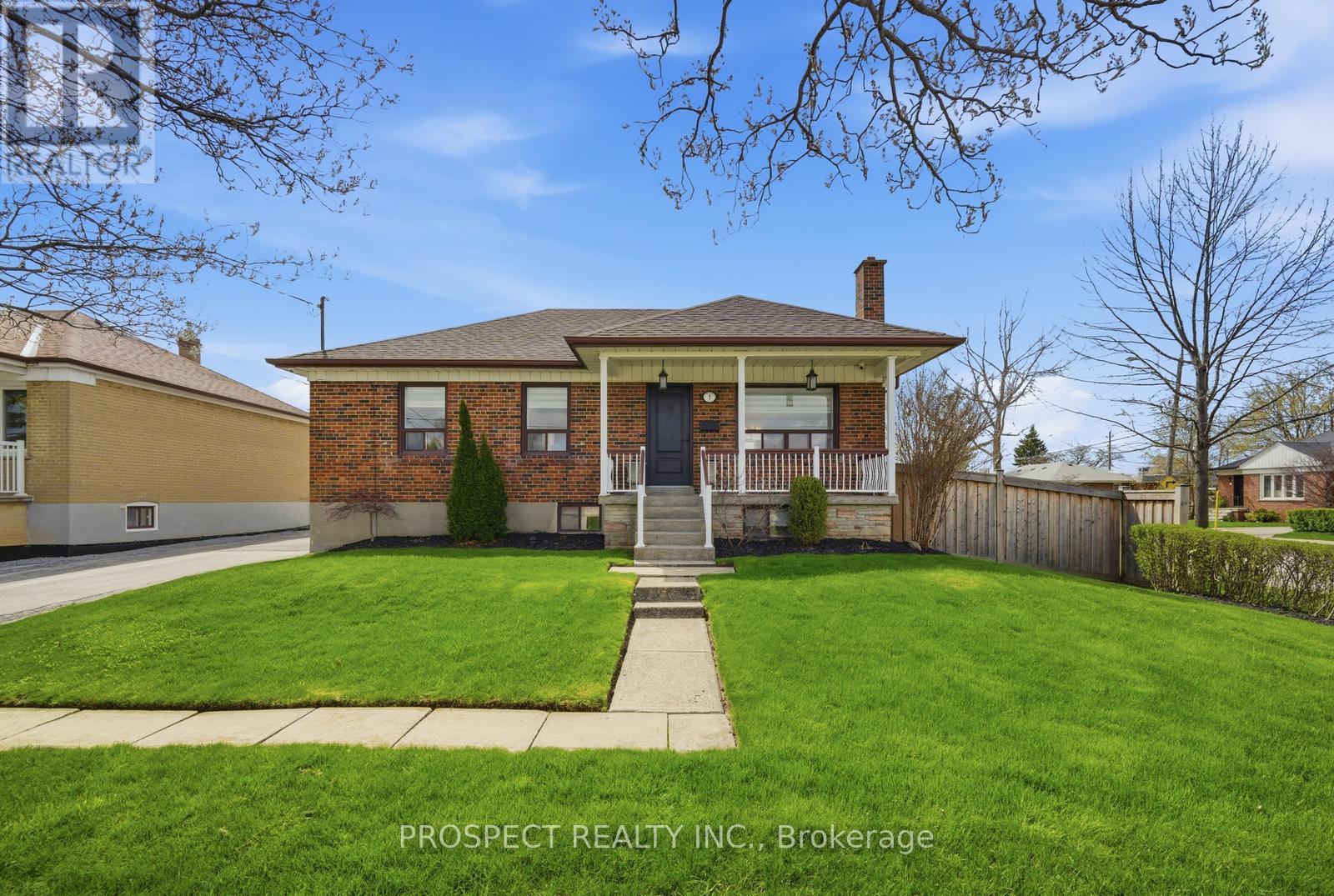 Detached at 1 BAYFORD AVENUE, Toronto (Downsview-Roding-CFB)