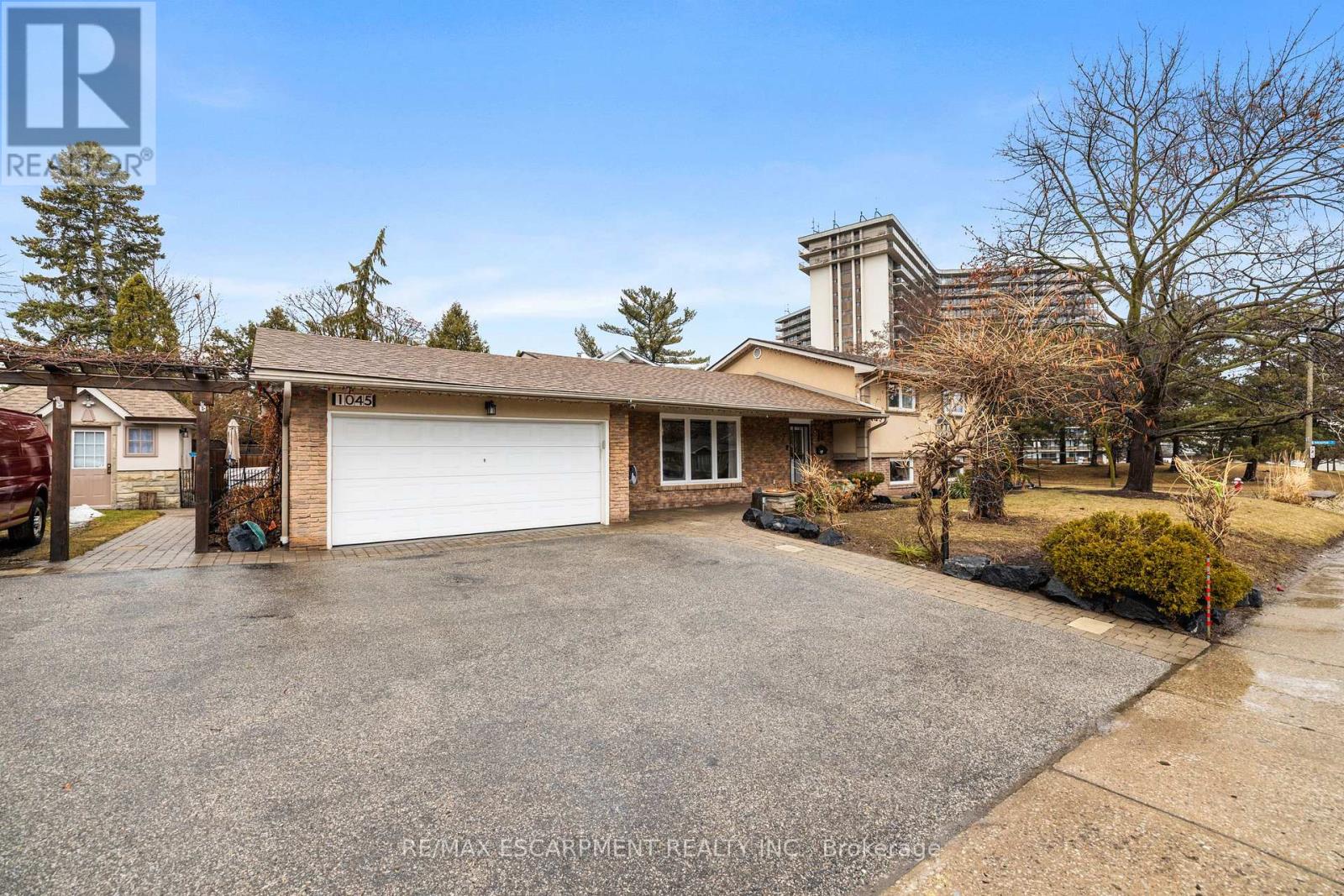 Detached at 1045 BLOOR STREET, Mississauga (Applewood)