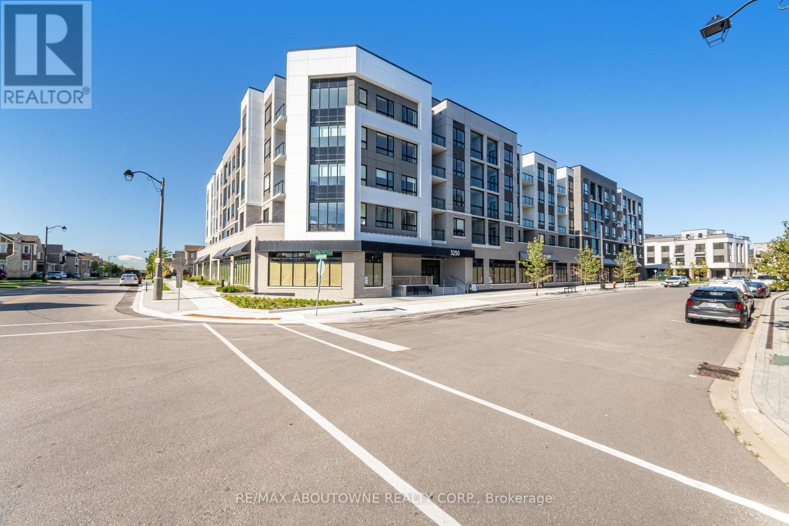Apartment at 228 - 3250 CARDING MILL TRAIL, Oakville (GO Glenorchy)