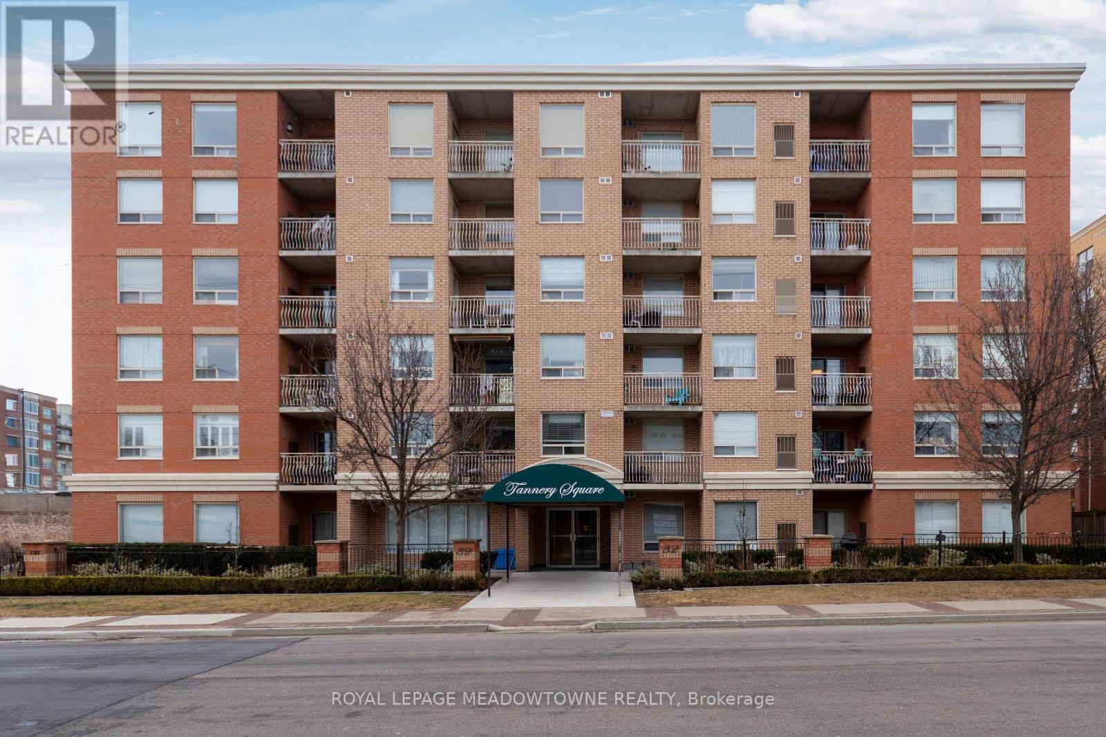 Apartment at 404 - 32 TANNERY STREET, Mississauga (Streetsville)