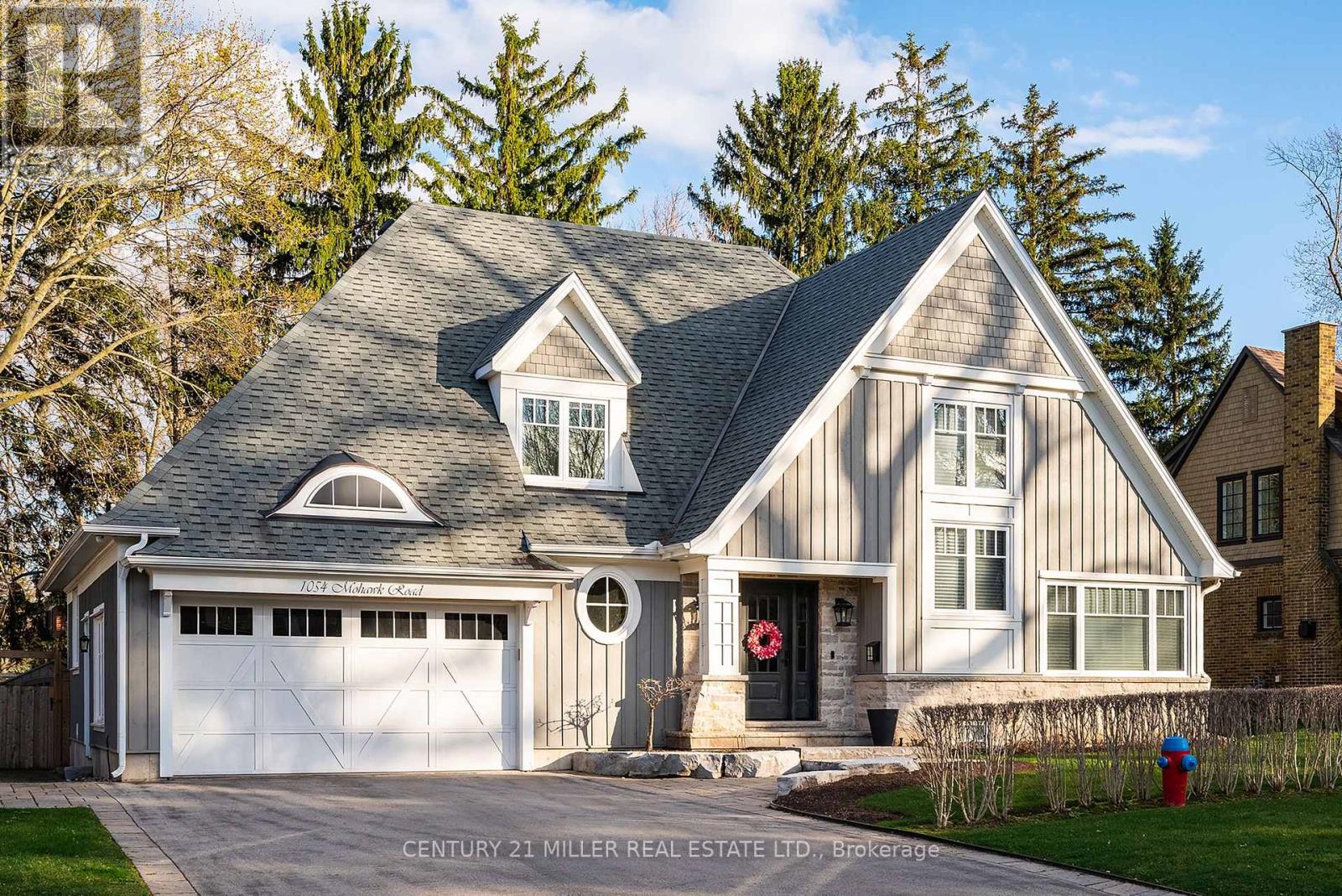 Detached at 1054 MOHAWK ROAD, Burlington (LaSalle)